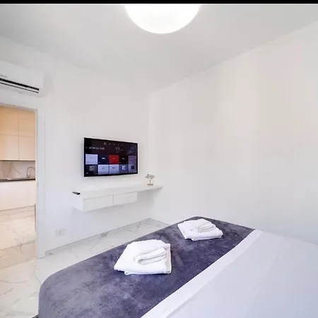 Aurora Apartment